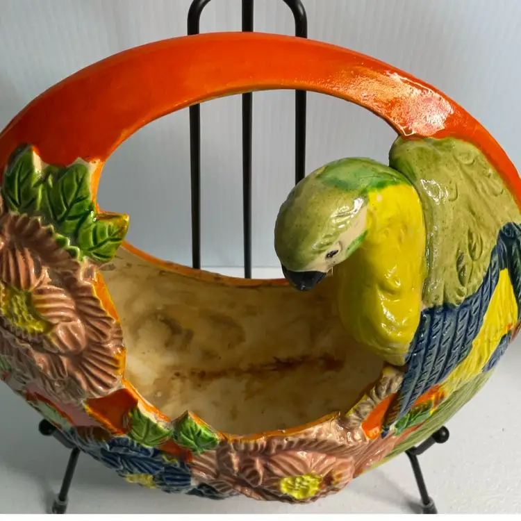 027 Japan Floral Parrot Wall Pocket