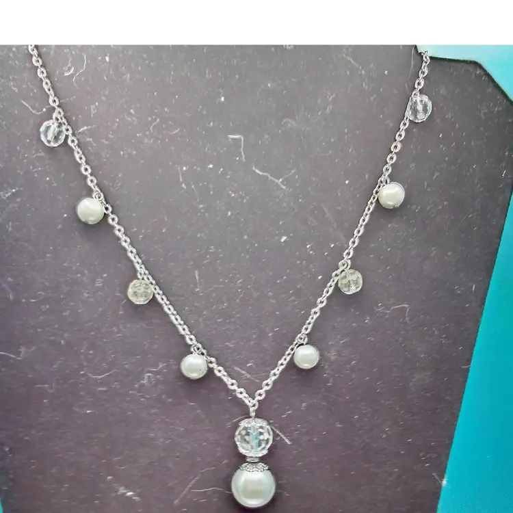 #01 Silver Tone Necklace, Crystal and Faux Pearls, Not-signed, Pre-owned, 20 In, Lovely, Delicate