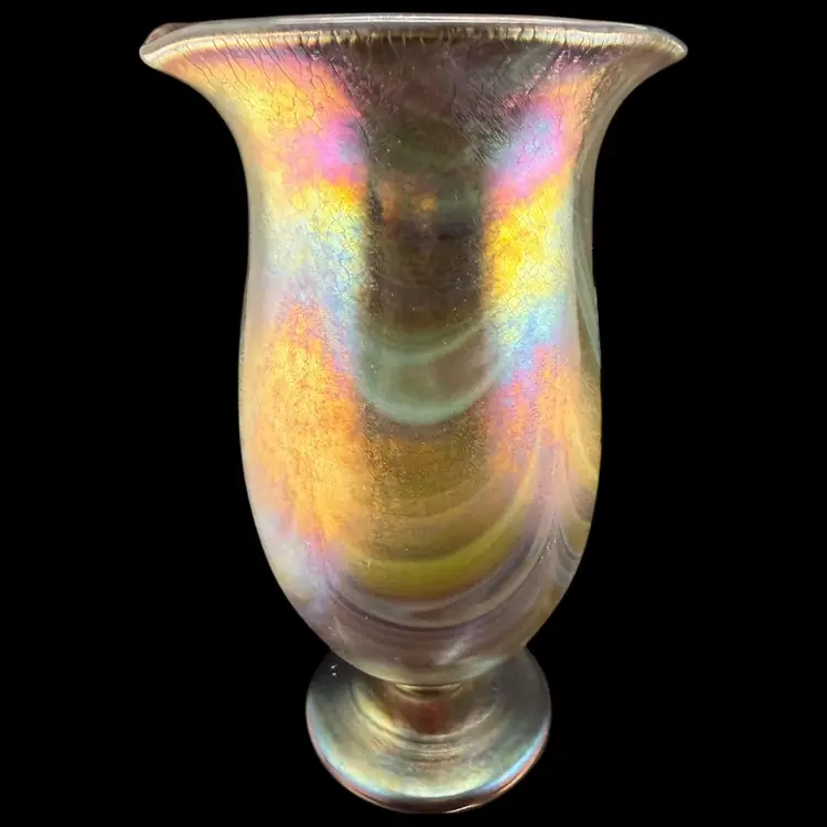 Glasshouse Studio Signed Amethyst Purple Iridescent Pulled Feather Vase 9”