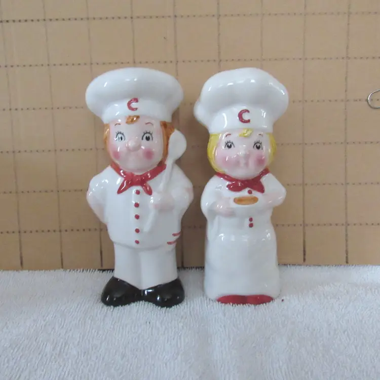 VTG Ceramic Campbell's Chef Kids Salt & Pepper Shaker Set