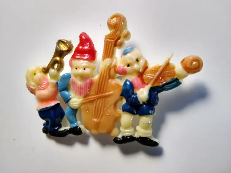 Vintage Gnome Elf Musicians Pin Brooch Japan Cream Red Blue Musical Band