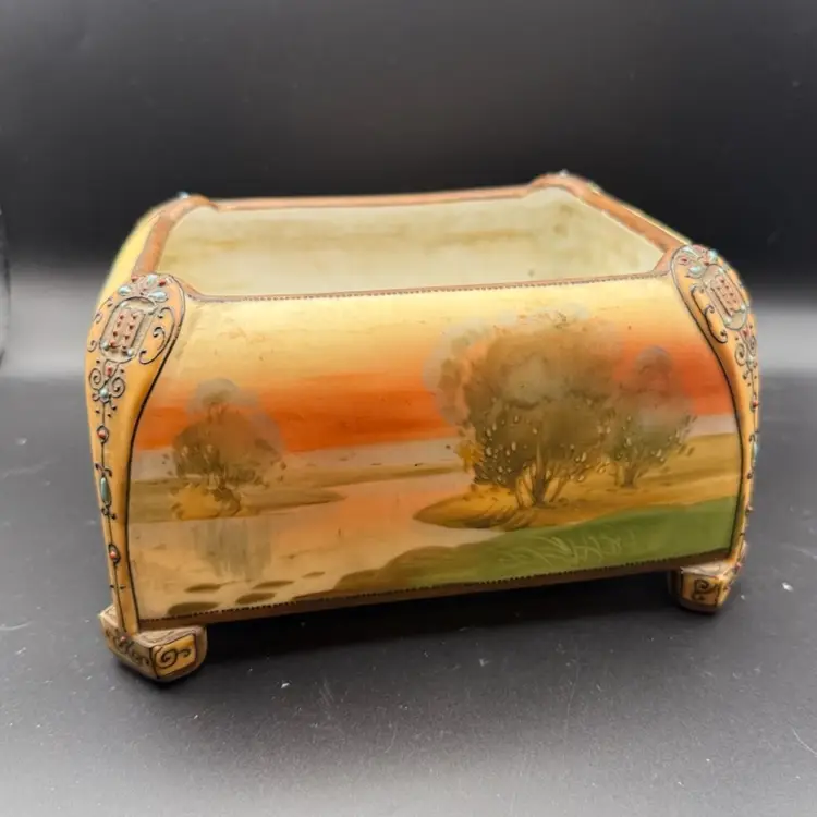 1910 Antique Nippon Hand-Painted Ferner or Planter