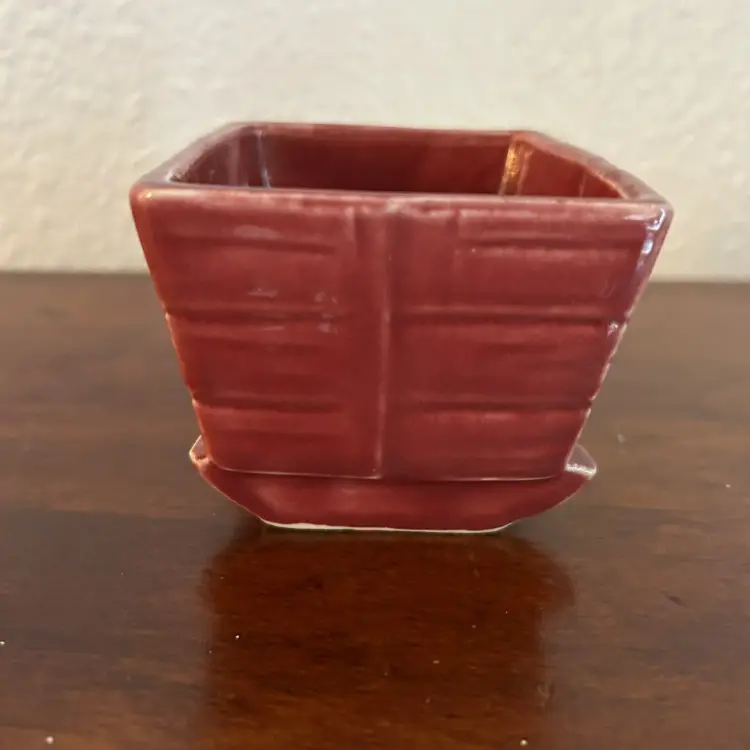 VTG Mauve Pink Shawnee USA Pottery Cradle Child's Counting Sheep Planter