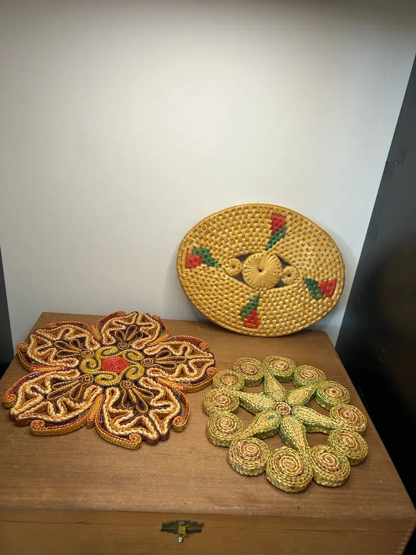 Set Of 3 Vintage Straw Trivets Sizes In Pictures