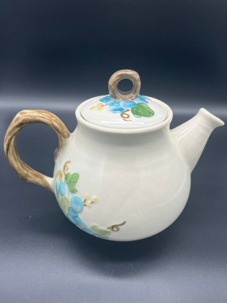Vintage Metlox California Grapevine Teapot - Hand-Painted Poppytrail Pottery
