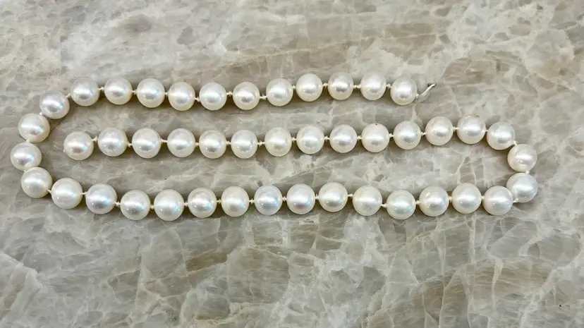 Real Pearls! Hand Tied NO Clasp 17”