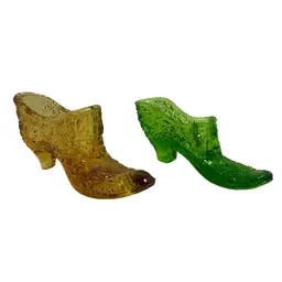 VTG 2 Glass Shoes Daisy And Button. Amber Is L. E. Smith. Not Sure Maker Of Green Shoe. 
