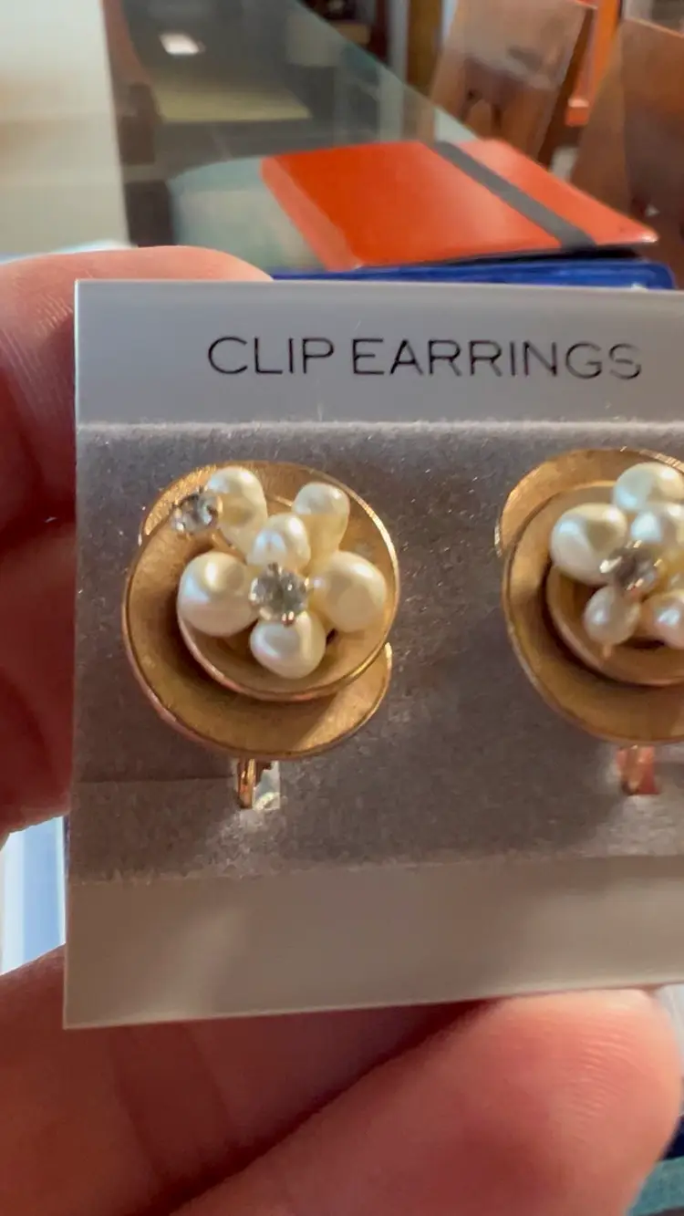 E-013 Vintage KRAMER Gold-Tone, Faux Pearl and Rhinestone Clip-On Earrings