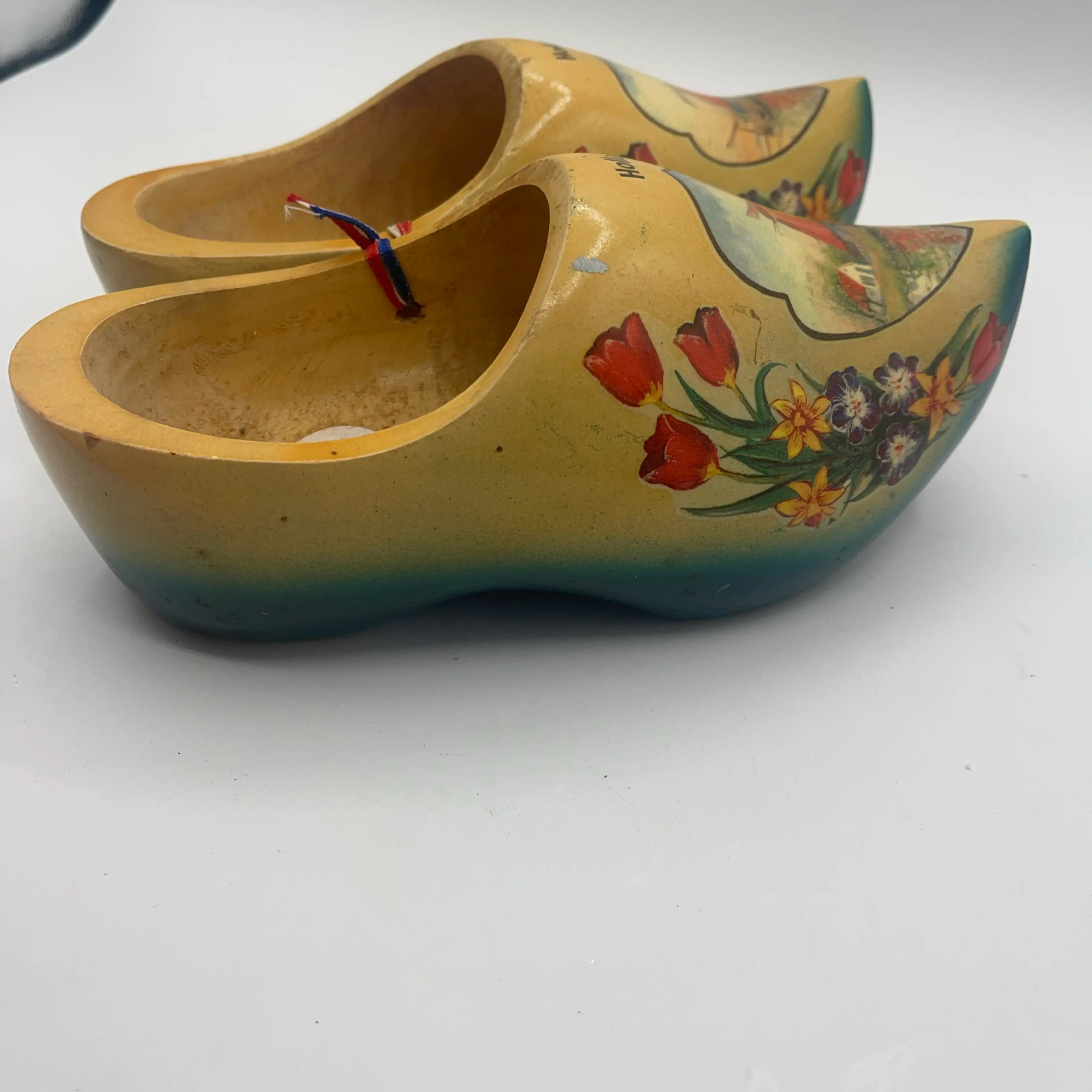 Image 4 of 8