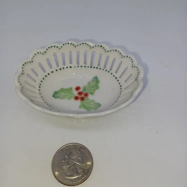 Andrea by Sadek Small Oval Trinket Dish Reticulated White With Holly Christmas
