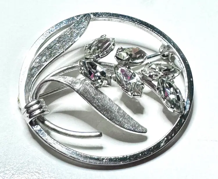 Sterling Silver Van Dell with Sparkling Crystal Rhinestones