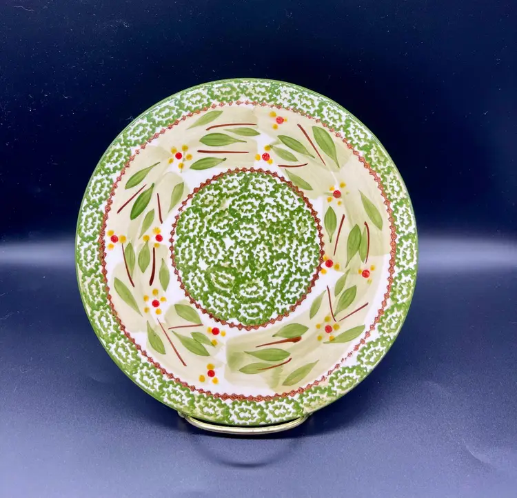 Temptations flora Old World pattern ceramic trivet.  Three rubber feet on the bottom