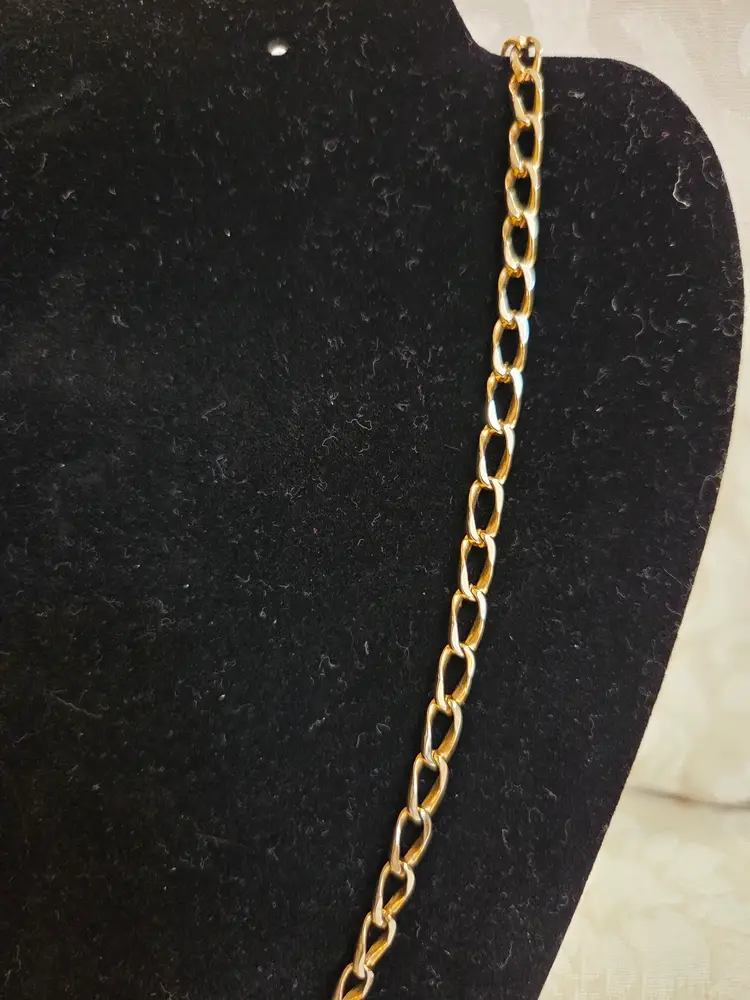 Vintage Gold Tone Link Chain 24" necklace.