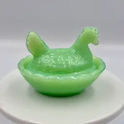 Mini Jadeite Glass Hen On Nest 1.5”x2.5”