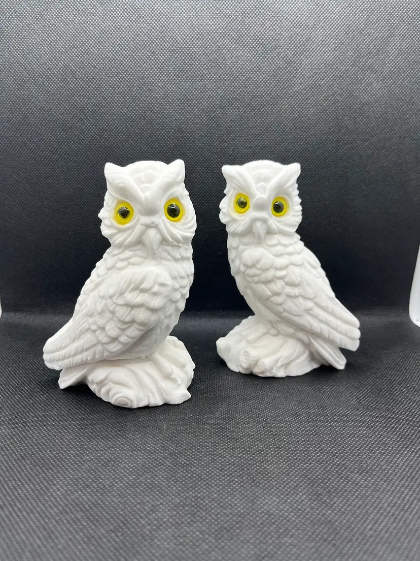 Pair Of Two Vintage White Alabaster Great Horned Owls Yellow Eyes Italy