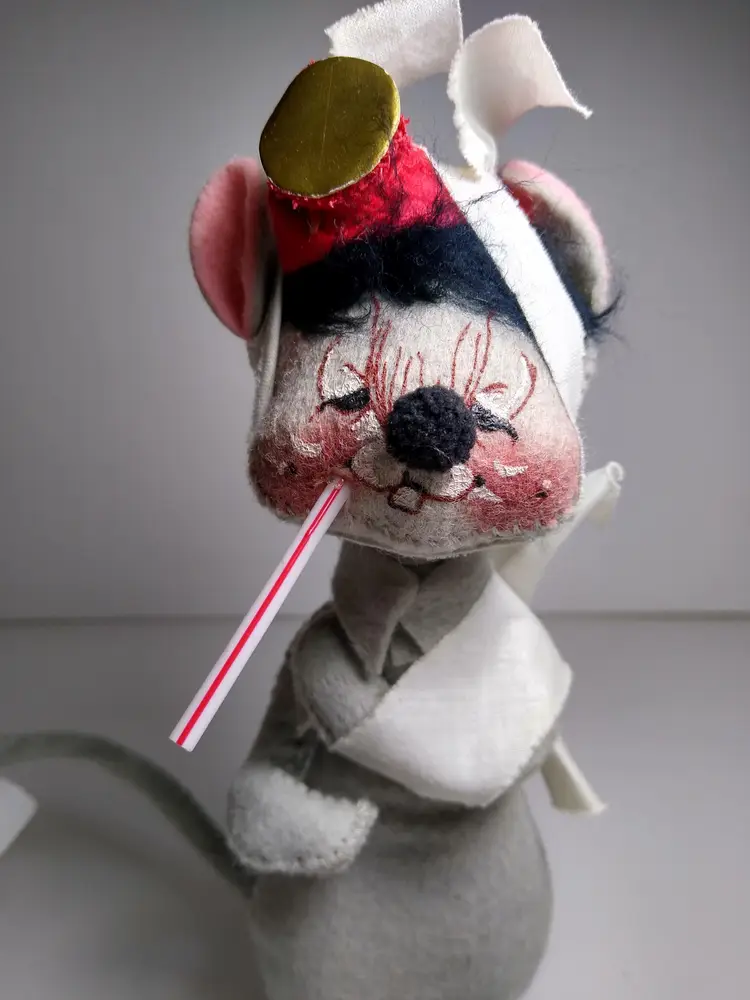 ANNALEE Sick Wounded Mouse With Bandages 1983 Anthropomorphic Posable Doll 7"