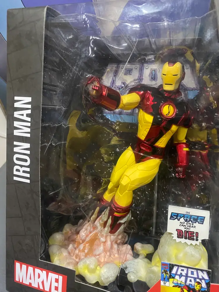 Mcfarlane Toys - Marvel Statue - Iron Man (1:6th Scale)