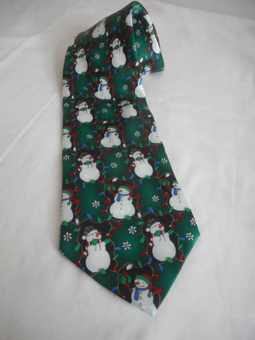 Vintage Snowman Holiday Christmas lights Green tie Hallmark