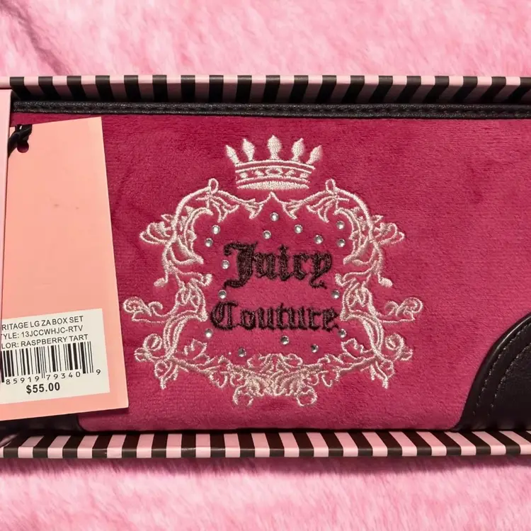 Juicy Couture Zip Around Wallet