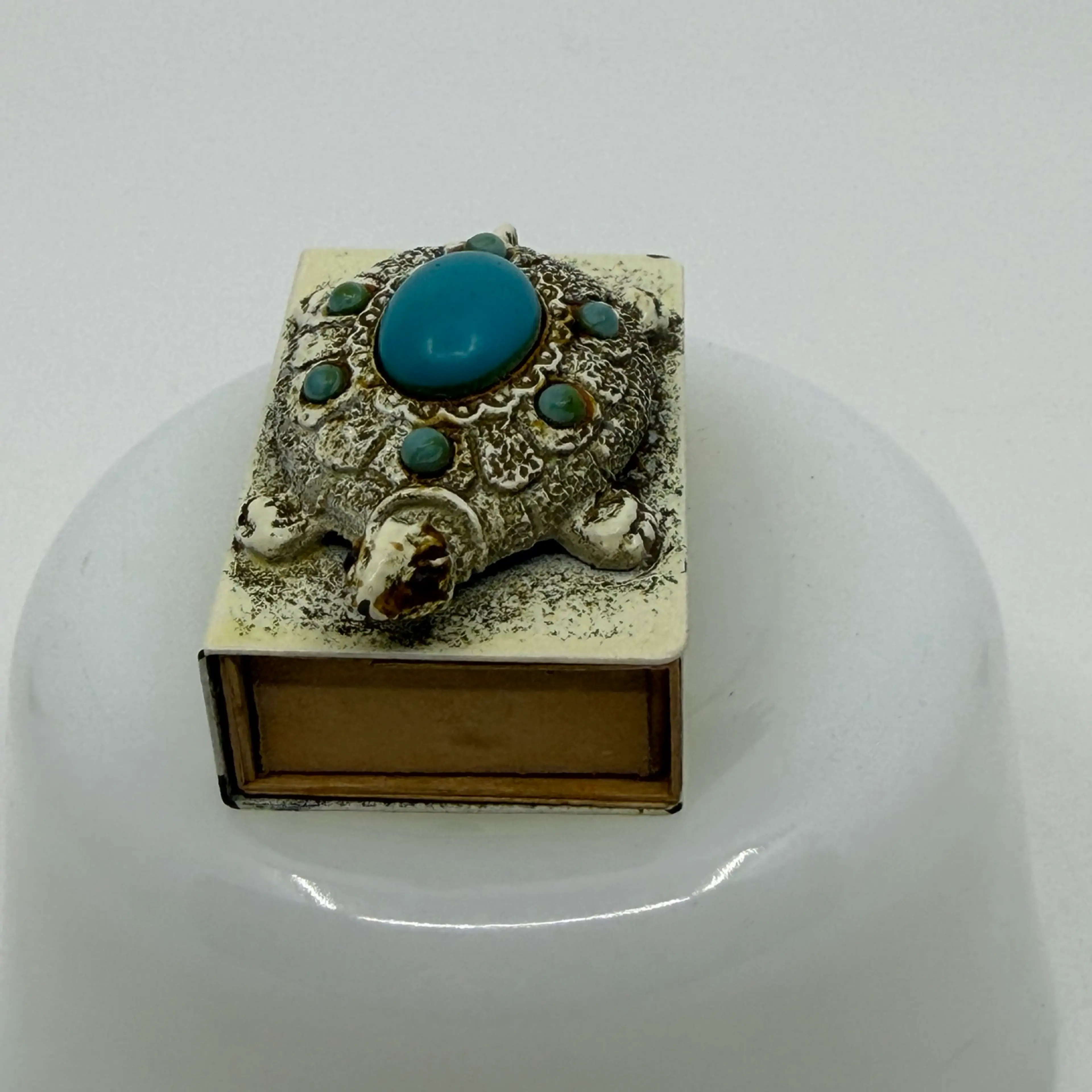 Image 2 of 6