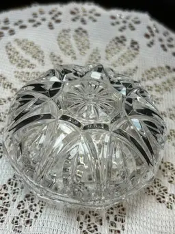 Vintage Crystal Clear Round Trinket/Powder Box