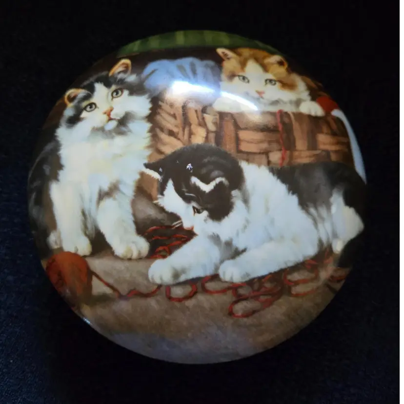 Kitten  Porcelain Trinket Box