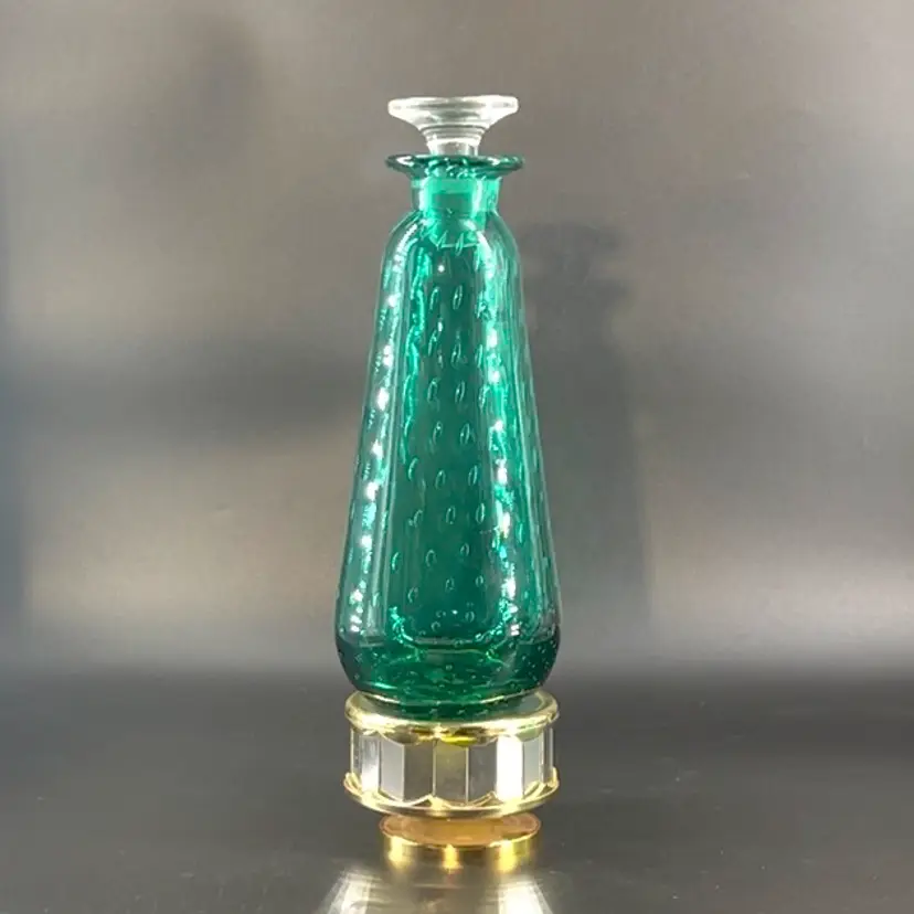 Art Glass Decanter with Stopper
Bullicante’ Controlled Bubbles
Green Blown Glass Smooth Pontil
Clear Stopper