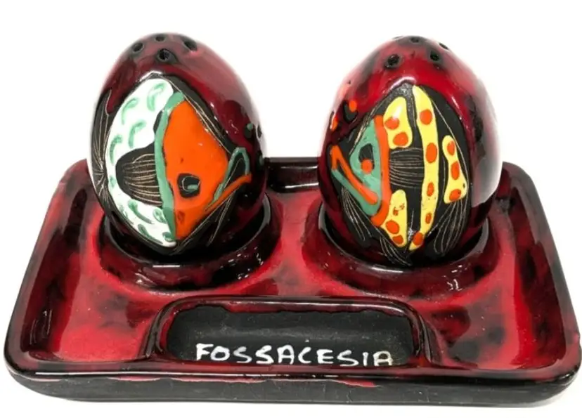 RARE Vintage San Marino Fossacesia Italy Souvenir Pottery Salt & Pepper Shakers with Tray
