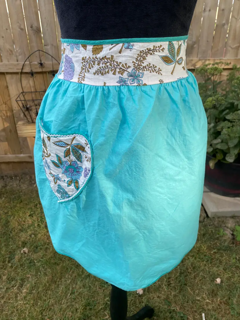 Vintage Blue, Brown, White, Teal Flower Design with Heart Shaped Pocket Apron