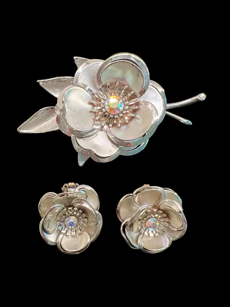 Vintage MCM 3D AB Rhinestone Silver Tone Flower Brooch Clip-on Earrings Set #C-5