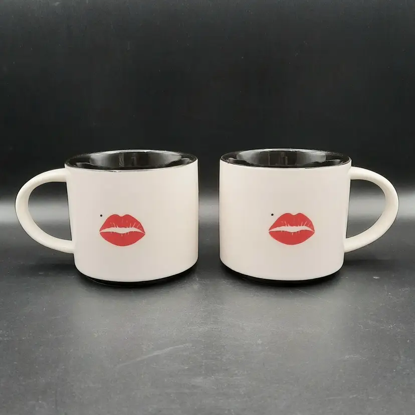 Pier 1 Lipstick Kiss Beauty Mark Mole Mugs Black White Red Set of 2