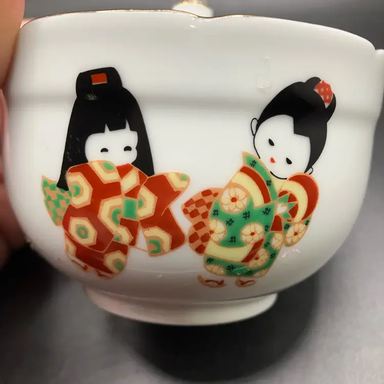 Lidded Geisha Trinket Box