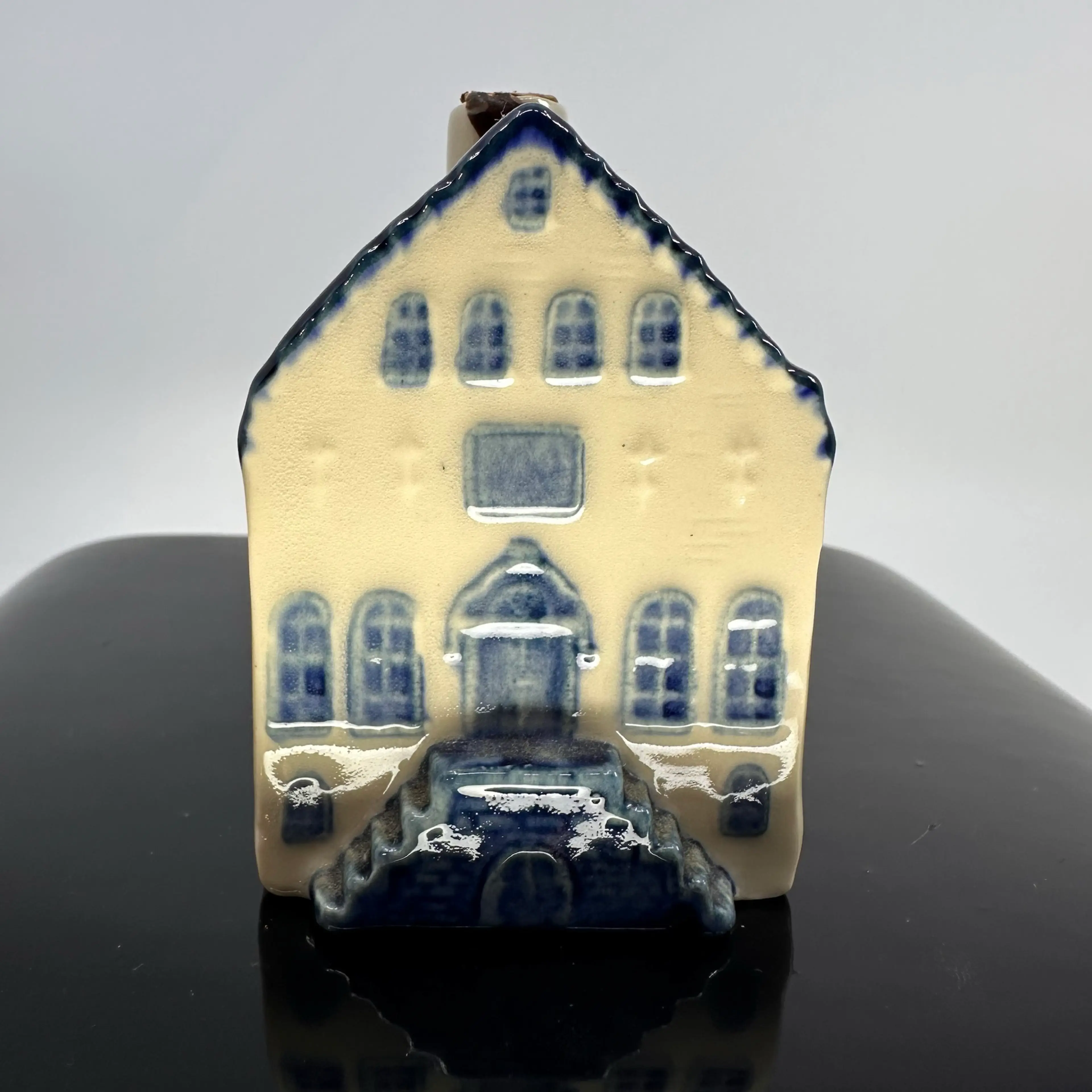Image 2 of 4