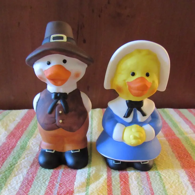 VTG Suzy's Zoo Thanksgiving Ducks (Boxed) Salt & Pepper Shaker Set