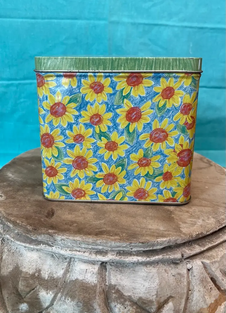 Collectible Hallmark Shoebox “Maxine” Snack Tin