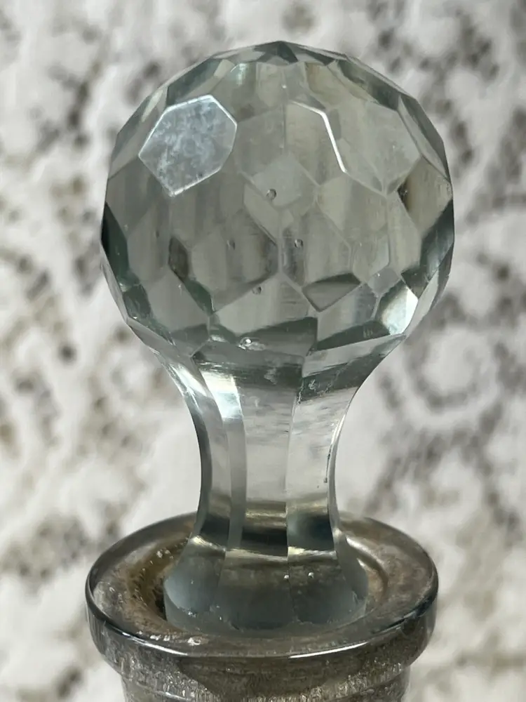 017 Etched Mercury Glass Art Deco Decanter With Faceted Stopper 9" X 6" X 2.25"