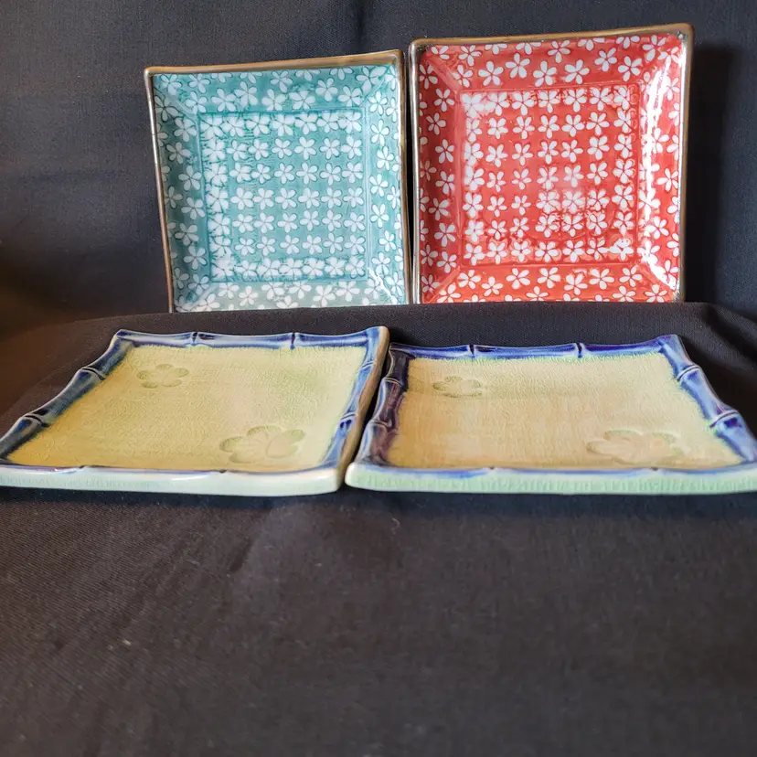 Set of 4 Japanese Sushi Plates 2 Different Makers 4.75 in Square