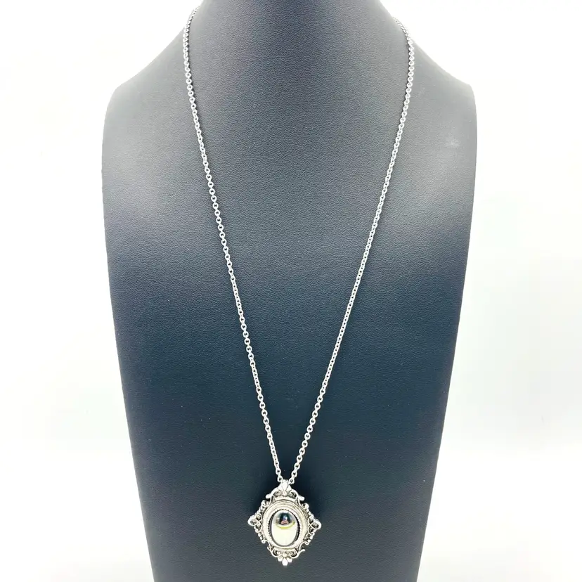 SARAH COVENTRY Pendant Necklace Silver Tone Gunmetal Framed Bead 17639