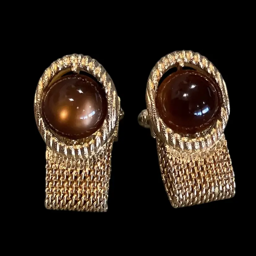 Vintage Swank Brand Brown Lucite And Gold Tone Mesh Cuff Links