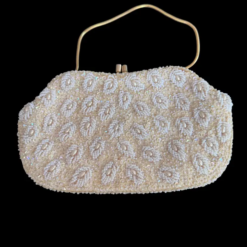 Vintage beaded and sequined clutch evening bag with gold snake chain handle. 7”x5”