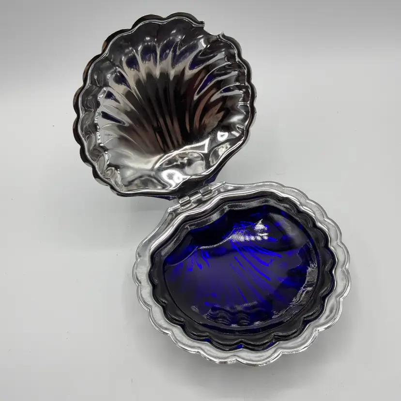 Cobalt Blue Glass Shell Insert Butter Dish In Silver Clamshell