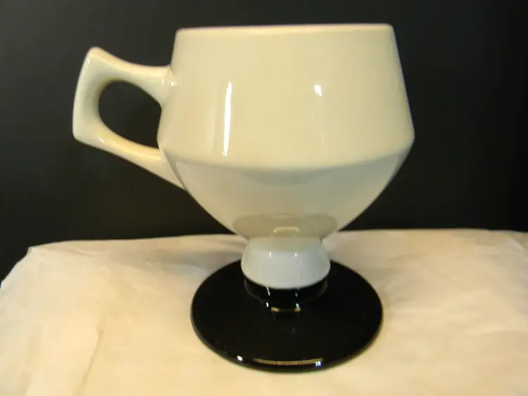 Hall Pedestal Black/White Coffee Mug