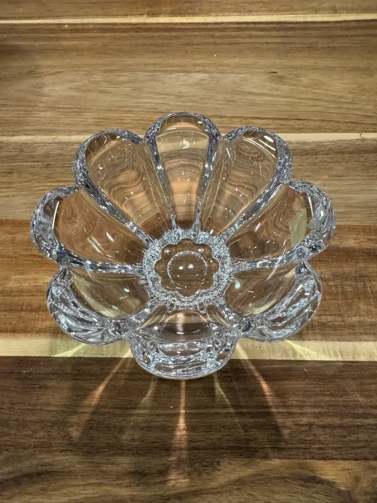 Mikasa “Zinnia” Crystal Bowl