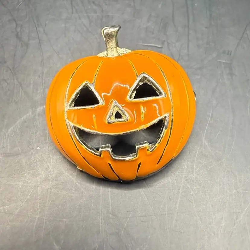 Silver Tone Jack-o’-lantern Vintage Halloween Brooch Pendant 1.25”