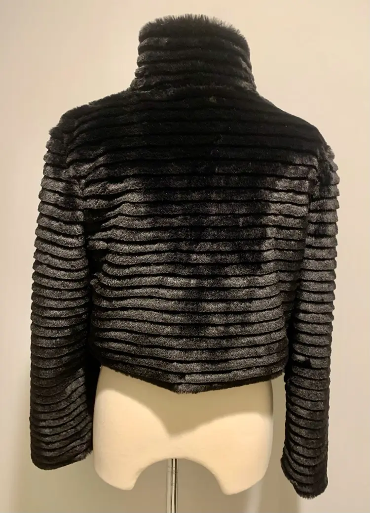 Elegant!! Frank Lyman: Faux Fur Short Jacket, black w/Zircon Brooch. Sz Small & Medium