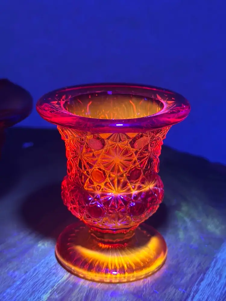 Vintage LE Smith Amberina Cadmium Glass 3 Footed Daisy & Button Dish & Toothpick