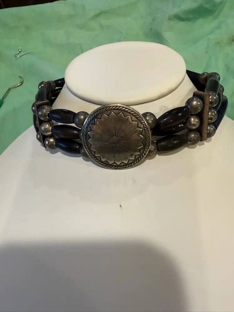 Vintage  Native American Style Bone Bead Hairpipe Choker Necklace