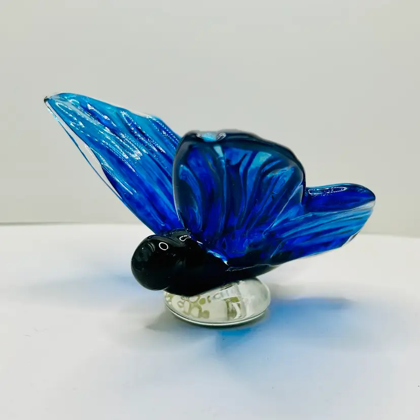 Dynasty Gallery Art Glass Blue Butterfly Paperweight Figurine Vintage 5 inch