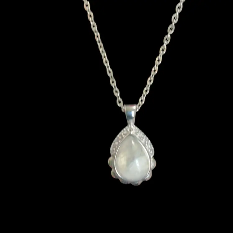 Gorgeous Silvertone Moonstone Pendant Necklace. Beautiful Tear Drop Moonstone Pendant. Not Signed
