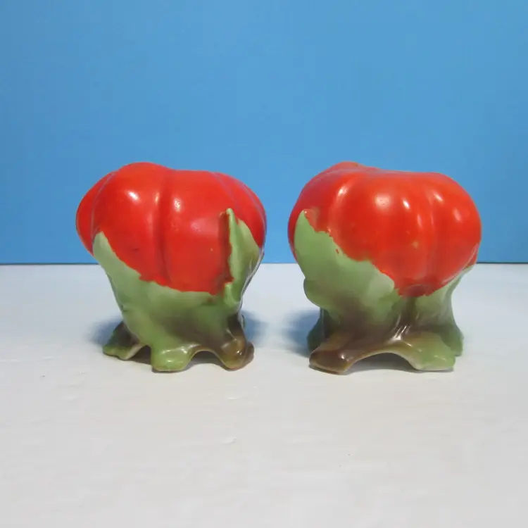 vintage Royal Bayreuth tomato salt and pepper shakers